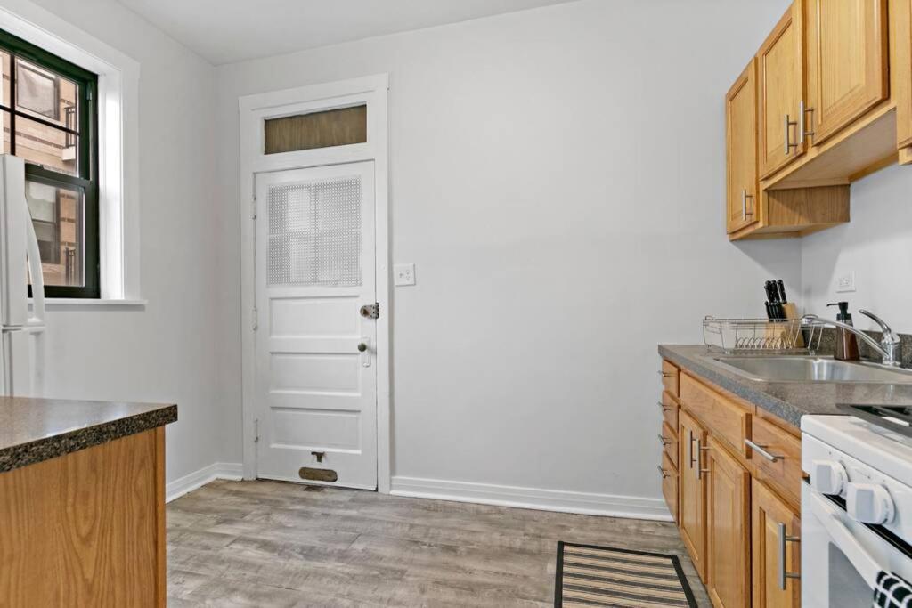 Well-Furnished 1Br Apt In Popular Spot - Belmont J3 Chicago Eksteriør billede